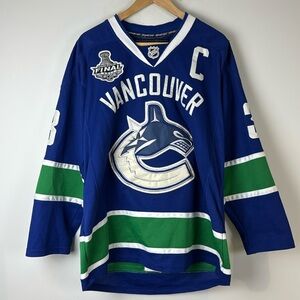 NHL Reebok/CCM Vancouver Canucks Henrik Sedin Jersey Men Size 48